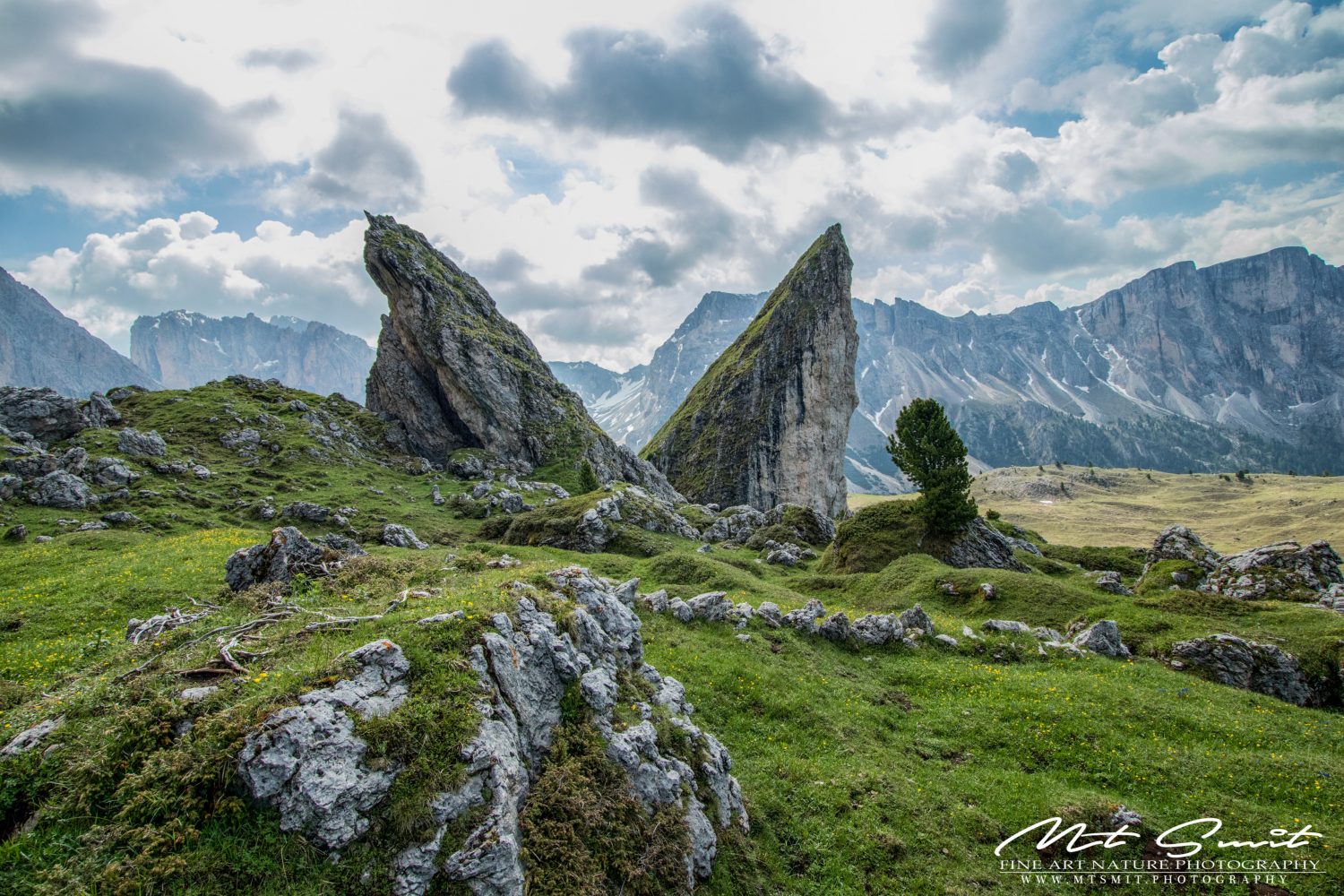 PEAKS OF PIERALONGIA